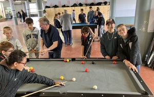 Animations et initiations au billard au collège le Palais de Feurs